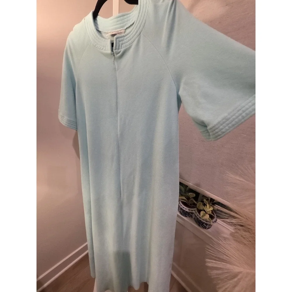 Vintage Vanity Fair Acqua Night Gown Robe Warm  SIZE (8-10) M Front Zip Pockets